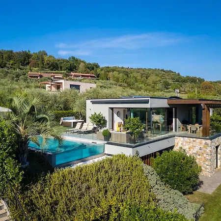 Luxury With Pool *