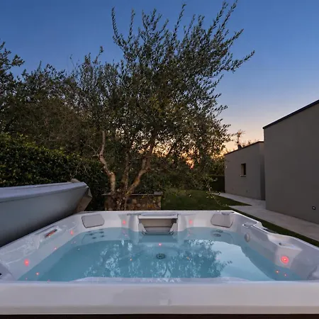 Luxury With Pool Villa Garda (Verona)