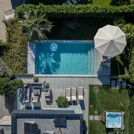 Luxury With Pool Villa *
