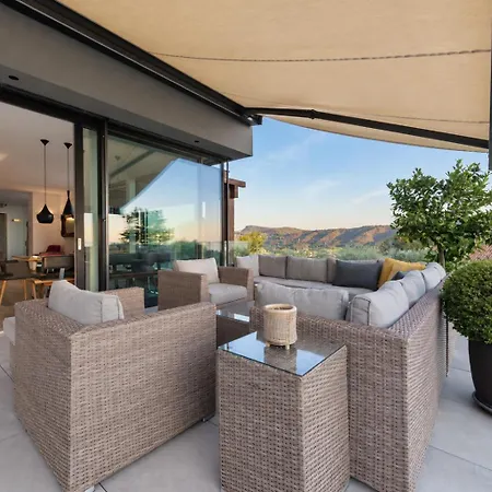 Luxury With Pool