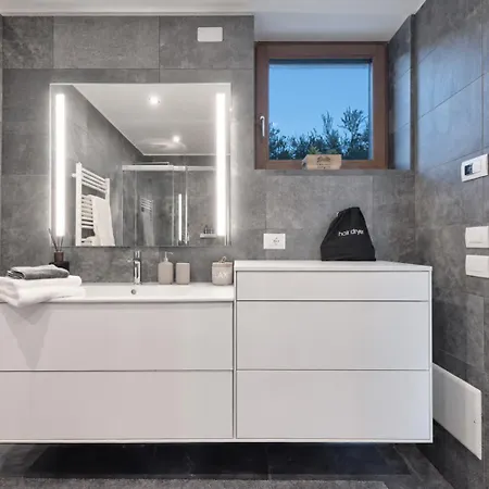 Luxury With Pool Villa Garda (Verona)