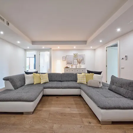 Luxury With Pool Garda (Verona)